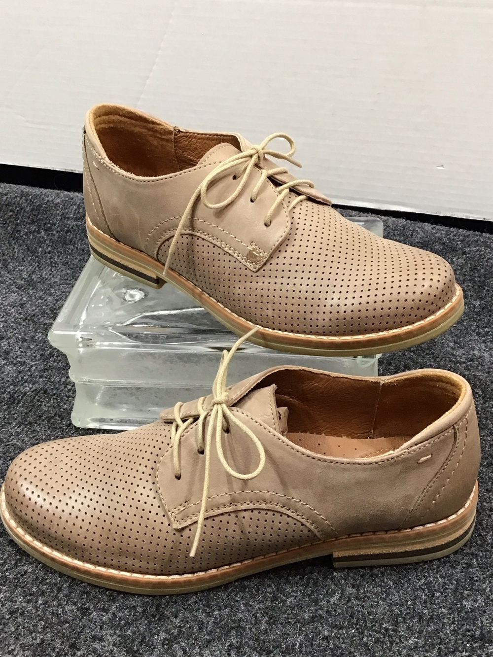 V Italia Gina Perforated Lace-Up Oxfords in Light Taupe 37